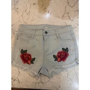 NWT Davi & Dani Embroidered Rose Denim Shorts Medium Y2K Distressed Frayed Hem